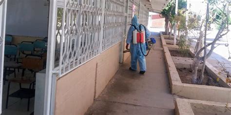 Fumigan En Escuelas Para Garantizar La Salud Sin Censura