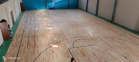 Brown Laminated Wooden Basketball Court Flooring Surface Finish Matte