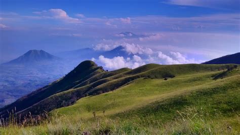 pendakian gunung merbabu  suwanting volcanote indonesia