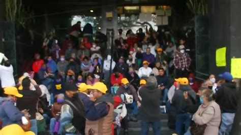 Protestan Miembros De La Anuee Frente A La Comisión Federal De Electricidad Grupo Milenio