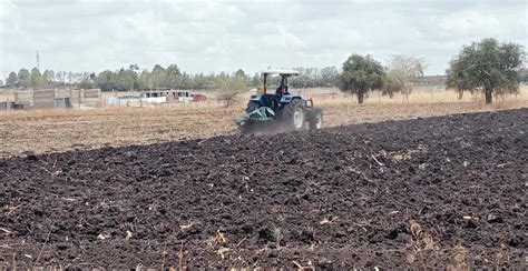 Kajiado Farmers Ready For Planting Season Kenya News Agency