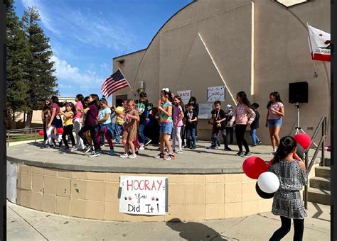 Oak Park Elementary School students are honored for achieving academic ...