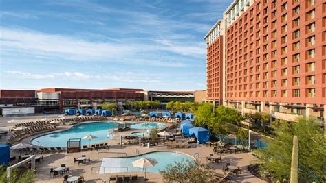 Hotel day passes: Phoenix-area hotels that let you use the pool free