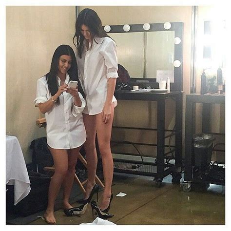 Pin De Melisa Kirpitci En Famous Womens Kourtney Kardashian Kendall