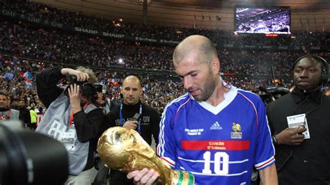 Zinedine Zidane: France should ‘avoid’ a Marine Le Pen presidency