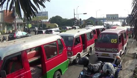 Organda Purwakarta Naikan Tarif Aksi Mogok Massal Sopir Angkot Terpecah