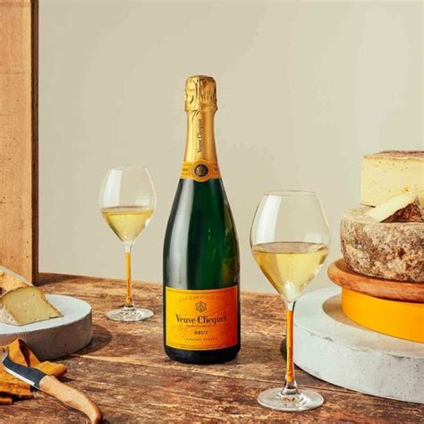 Veuve Clicquot Brut Carte Jaune J Roboam Avec Caisse Bois Champmarket