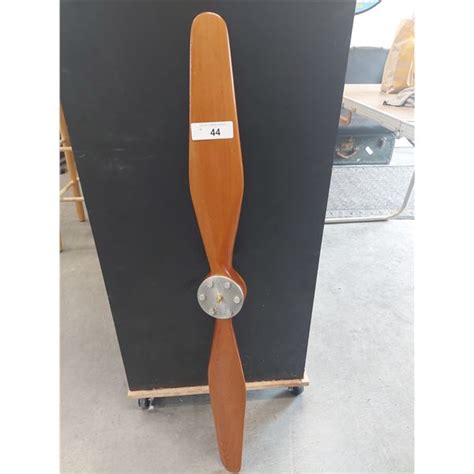 WOODEN PROPELLER CLOCK