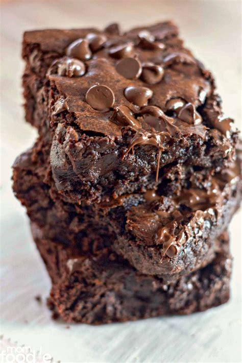 Chocolate Chip Brownies Recipe - Mom Foodie