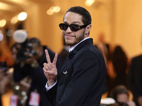 Pete Davidson Revela Ter Estado Sob O Efeito De Drogas No Funeral De