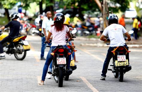 Curso Básico de Pilotagem de Moto CFC NOVA VENEZA Auto Escola em São