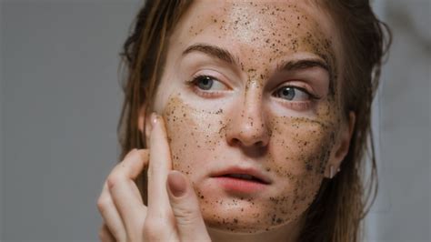 Rejuvenece La Cara Con Esta Mascarilla De Clavo De Olor Y Vitamina E