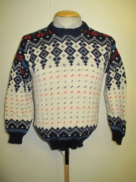 Pin by Tone Loeng on Tricotage | Crew neck jumper, Christmas sweaters ...