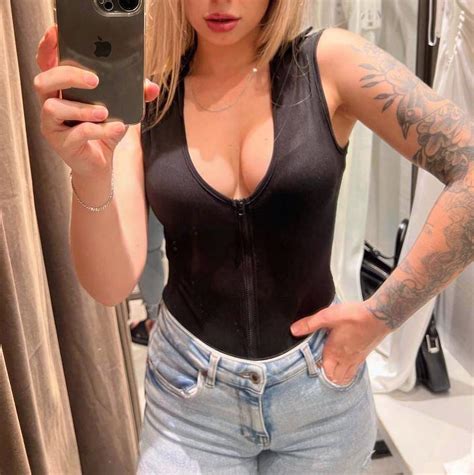 Is It Possible To Date A Girl With An Ass Like Mine R FanslyFromOF