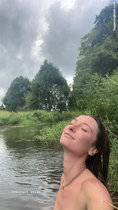 Seashark Sarah Uncensored Seabearr Seasharkkk Nude OnlyFans Leaks Fappening FappeningBook