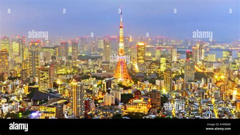 View of the Tokyo skyline at night Stock Photo - Alamy