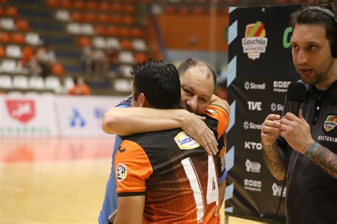 Ex Atletas Nuno E Pablo S O Homenageados Placa Alusiva A Escada Da Fama