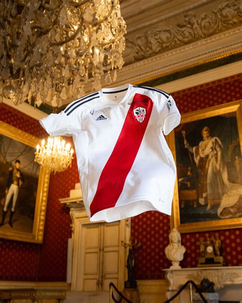 Camisa Do Ac Ajaccio Homenageia Napole O Bonaparte Mantos