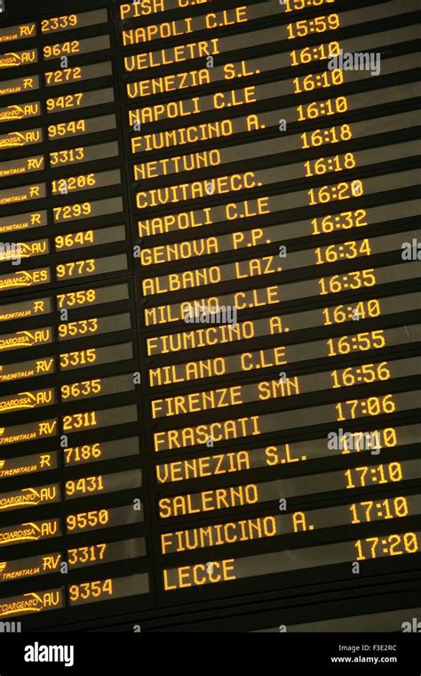 Train information board, Roma Termini railway station, Italy Stock Photo - Alamy