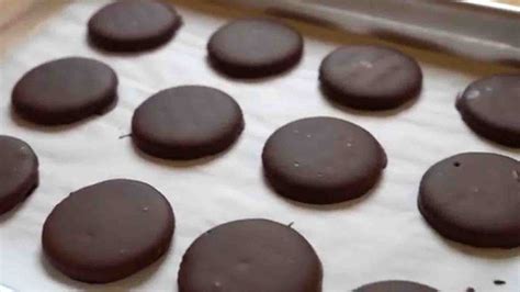 3-Ingredient Thin Mints Recipe