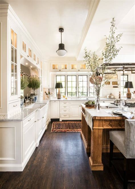 The Ultimate Must Haves For A Cozy Farmhouse Kitchen