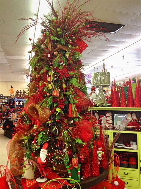 Red & green Christmas tree | Green christmas tree decorations