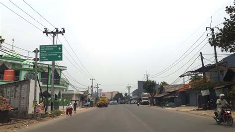 Saat Rumah Terlalu Mepet Jalan Raya Investasi Dan Pembiayaan Rumah