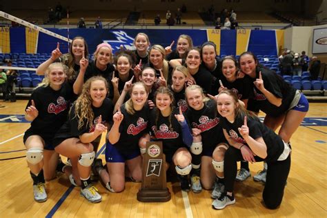 PHOTO GALLERY: Loper Volleyball Wins MIAA Conference Tournament – UNK News