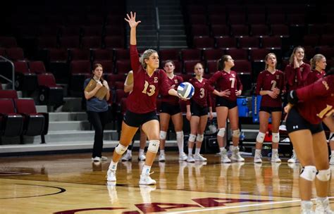 Elon University Volleyball Has Six Match Win Streak Snapped With Loss On Senior Day Elon News