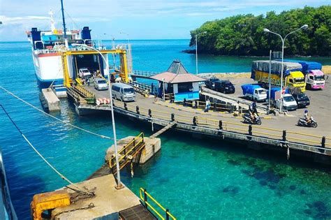 Pelabuhan Padang Bai Sebagai Akses Penyebrangan Dari Bali Menuju Gili