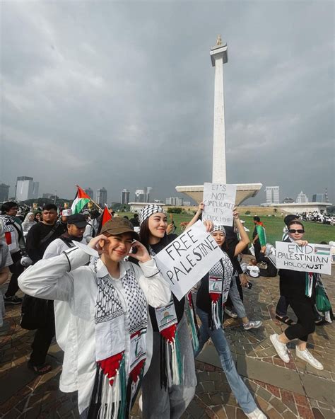 Potret Aaliyah Massaid Ikut Aksi Bela Palestina Di Monas