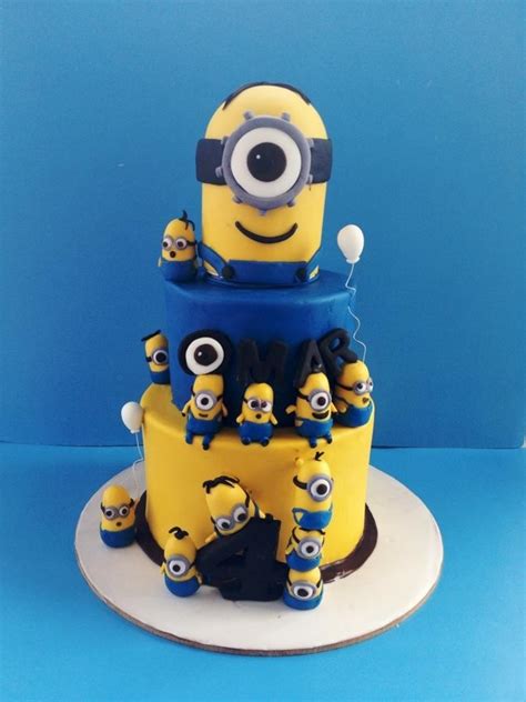 Minion Theme Birthday Cake The Minions Were All Created Using Fondant