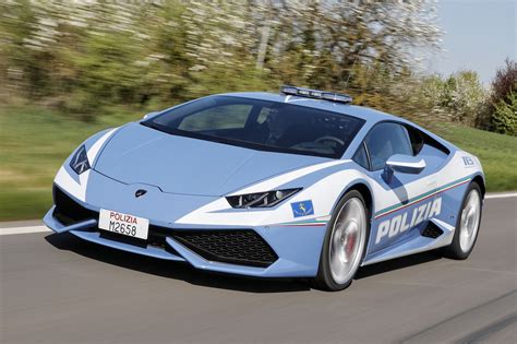 Még egy Lamborghini a rendőrök jutalma Az online férfimagazin