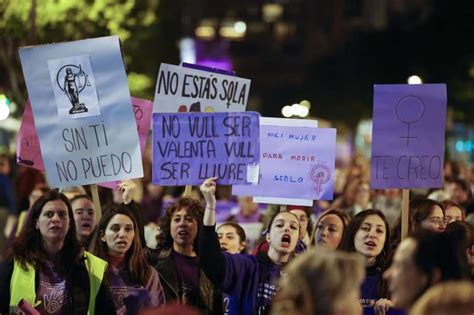 La marcha del 25N clama en Valencia contra la violencia de género El