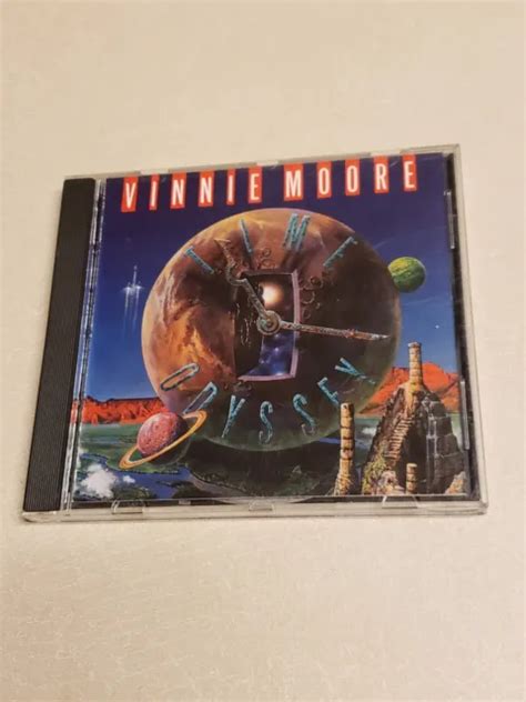 Time Odyssey Par Vinnie Moore Cd Squawk Ovni Eur