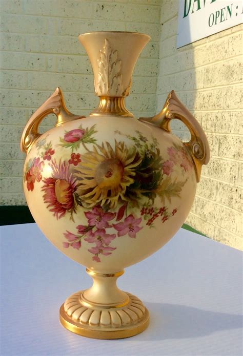 Antiques Atlas Large Antique Royal Worcester Blush Ivory Vase