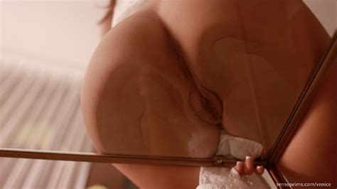 Upskisrt Voyuer And Glass Table Pussy Teasing Pornhub