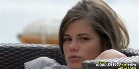 Brunette Testing Ping Vibrator Tnaflix