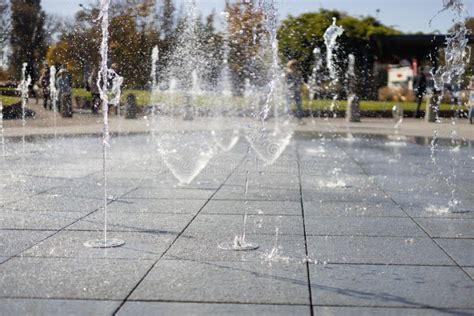 water droplets spread   fountain   air splashing water