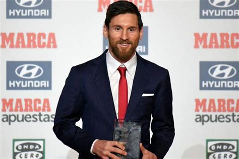 Messi recibe el premio Pichichi al máximo goleador