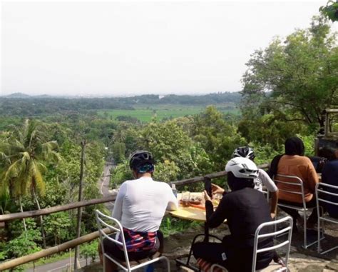 Di Puncak Bibis Sarapan Bubur Biker Makan Di Angkringan Kandang Sapi