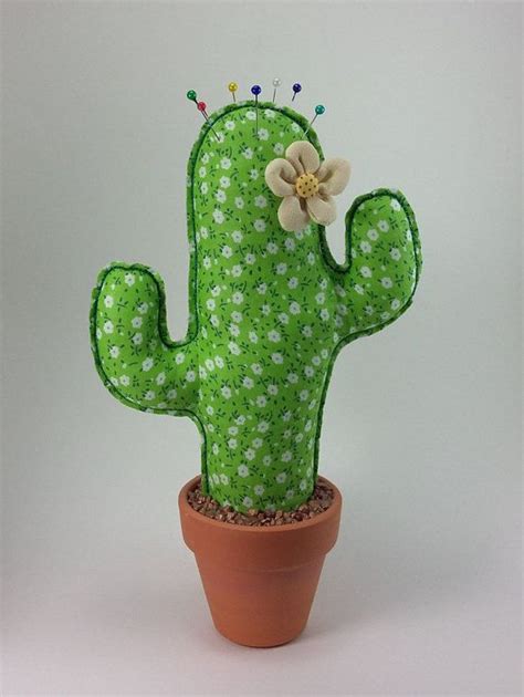 Cactus De Tela Estampado Flores Blancas Alfiletero Decorativo