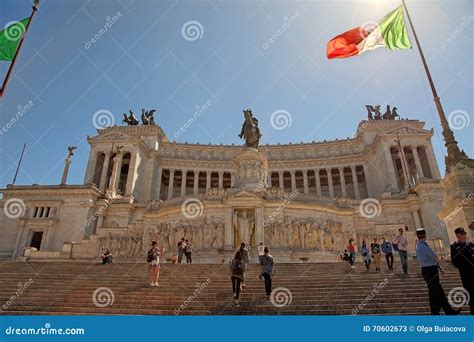 Roma Italia El De Abril De Plaza Venezia Y Monumento Nazio