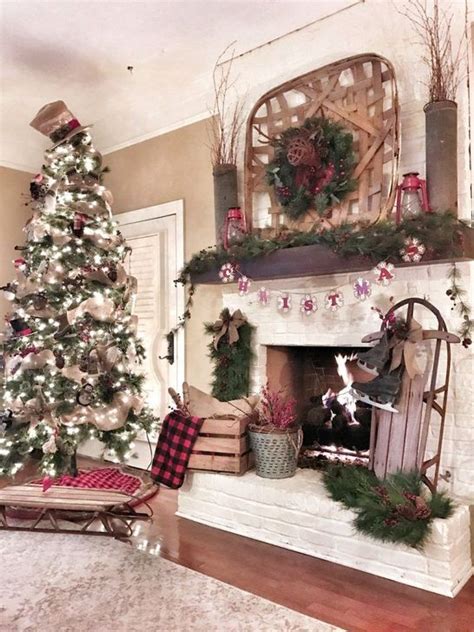 Rustic Farmhouse Christmas Decoration Ideas 37 HOMYSTYLE