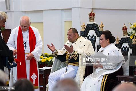 Tonga Marks Coronation Of King Tupou Vi Photos Et Images De Collection