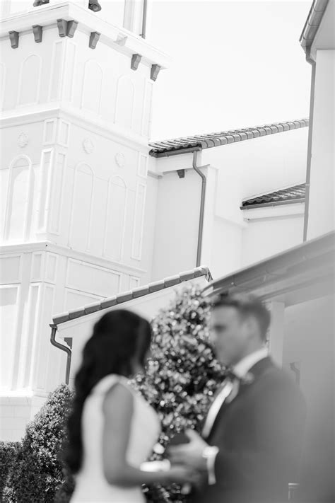 Modern Chapel Wedding - laurfernandezphoto.com