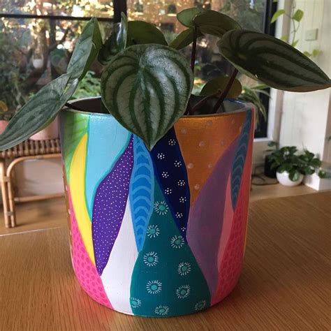 23 Easy And Beautifully Painted Pot Ideas