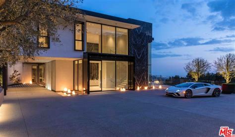 Sleek Modern Home In Los Angeles, California | Homes of the Rich