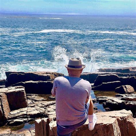 Sex And The City S Cynthia Nixon And Kim Cattrall Lead Stars Paying Tribute To Willie Garson