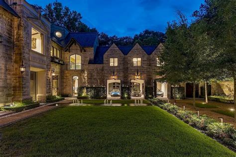 Exquisite Houston Mansion Offers Ultimate Luxury Living & Breathtaking ...